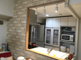 キッチンリフォーム 明るく開放的なキッチン空間